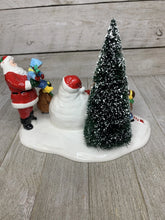 Snow Village Department 56 " Santa Comes To Town