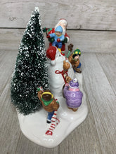Snow Village Department 56 " Santa Comes To Town