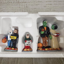 Snow Village Treats for Kids Halloween NIB