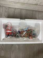 Snow Village Department 56 "Santa Comes To Town, LIMITED 1996
