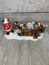 Snow Village Department 56 "Santa Comes To Town, LIMITED 1996