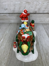 Snow Village Department 56 "Santa Comes To Town, LIMITED 1996